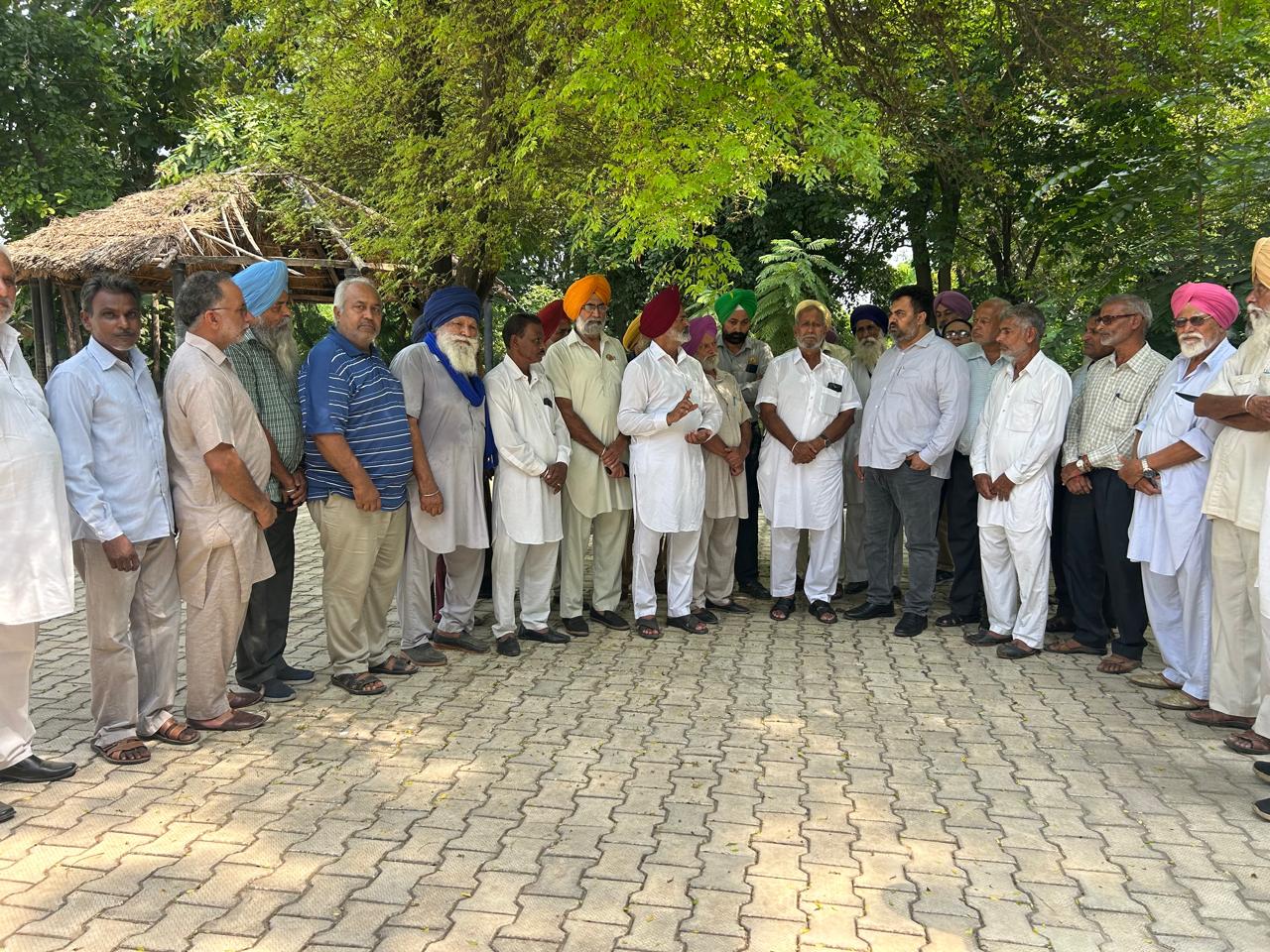 *A joint delegation of various organizations met SDM Garhshankar against the murder of a child by a monster and the destruction of mutual brotherhood*